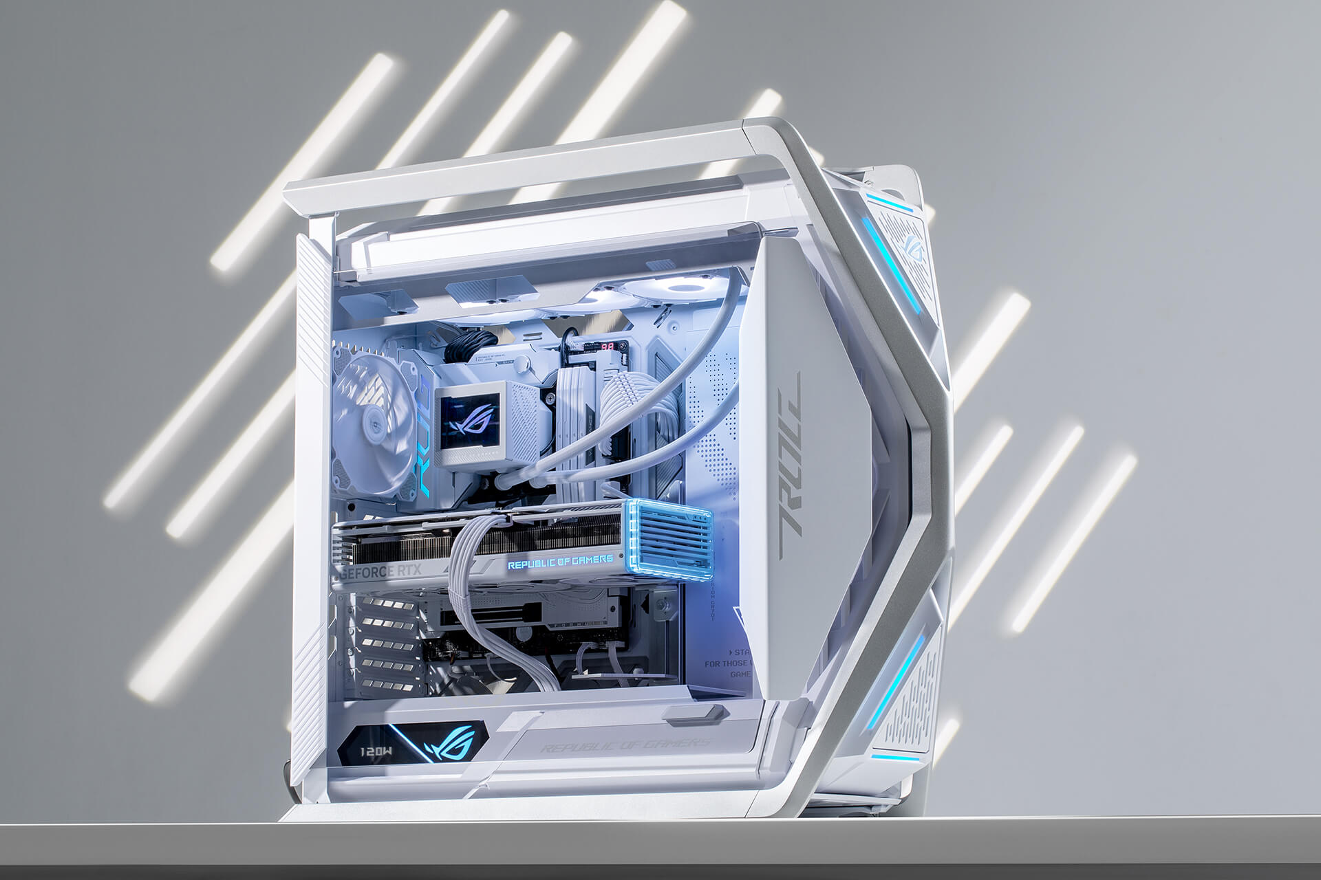 Zdjęcie pod kątem 45 stopni – system komputerowy oparty na ROG Maximus Z790 Formula w parze z ROG Ryujin III 360 ARGB White Edition.