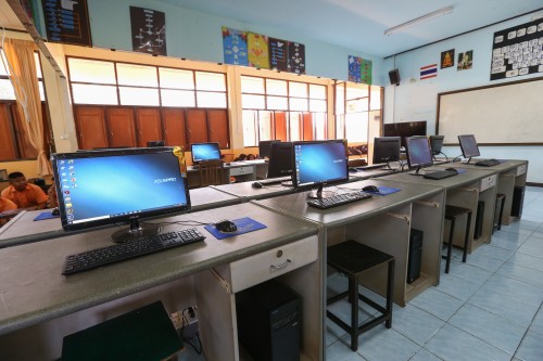 The ASUS D340MC is ideal for education environments